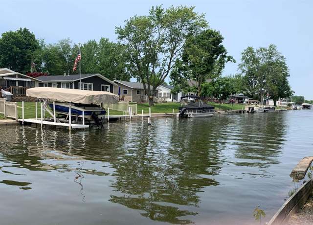 Property at 7990 S 150 E, Wolcottville, IN 46795, 3 beds, 2 baths