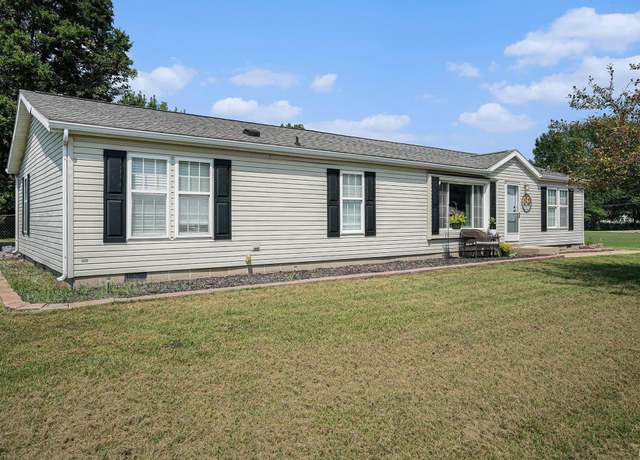 Property at 1801 Indian Trl, Warsaw, IN 46580, 3 beds, 2 baths