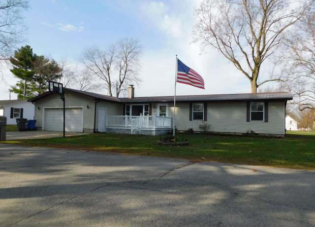 Property at 105 W Pine St St, South Whitley, IN 46787, 3 beds, 1.5 baths