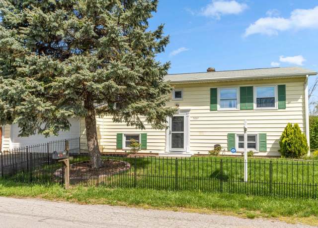 Property at 3227 Kenwood Ave, Fort Wayne, IN 46805, 4 beds, 1.5 baths