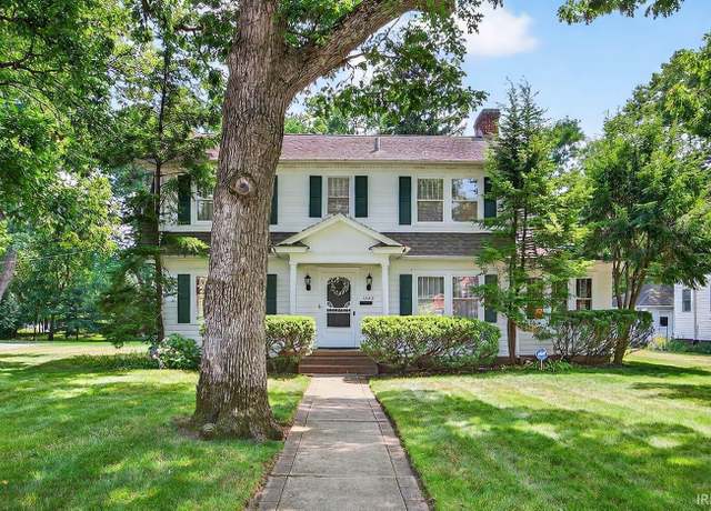 Property at 1402 Kessler Pl, South Bend, IN 46616, 4 beds, 1.5 baths