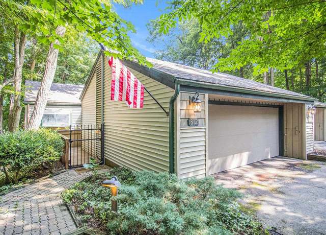Property at 812 E Trailridge, Mishawaka, IN 46544, 2 beds, 2.5 baths