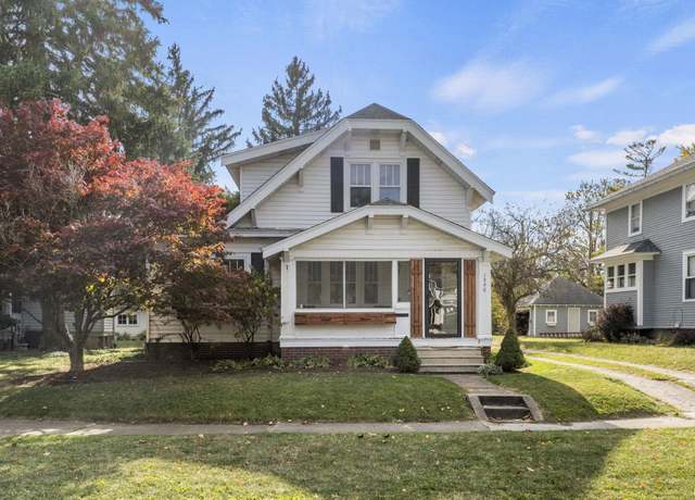 Property at 1940 Lawndale Dr, Fort Wayne, IN 46805, 3 beds, 2 baths