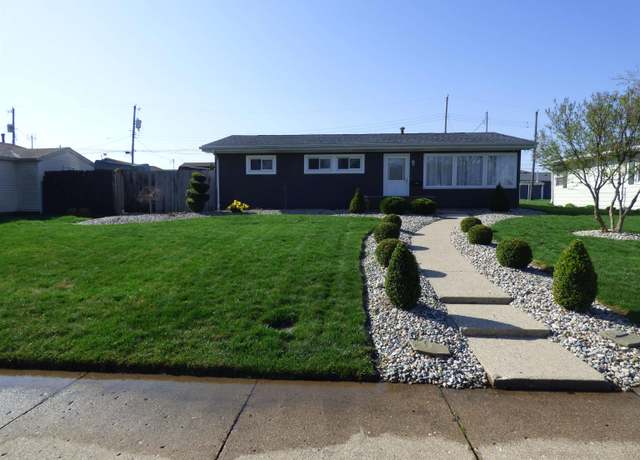 Property at 1501 E Walnut St, Frankfort, IN 46041, 3 beds, 1 bath