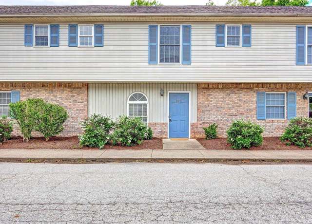 Property at 825 E Sherwood Hills Dr, Bloomington, IN 47401, 2 beds, 2.5 baths