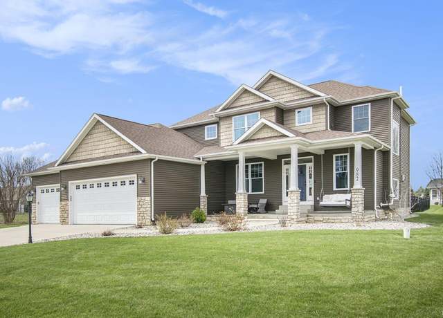 Property at 982 E Hawthorn Dr, Warsaw, IN 46582, 5 beds, 3 baths