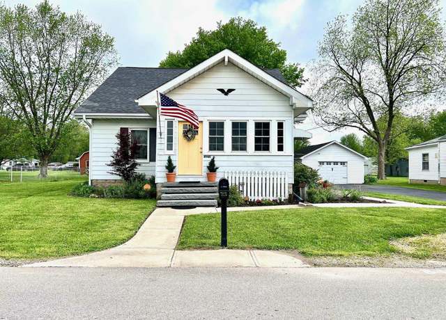 Property at 825 W Hancock Ave, Mitchell, IN 47446, 4 beds, 2 baths
