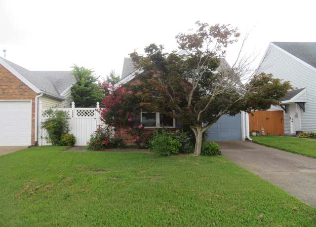 Property at 5808 Foxfield Dr, Evansville, IN 47715, 3 beds, 2 baths