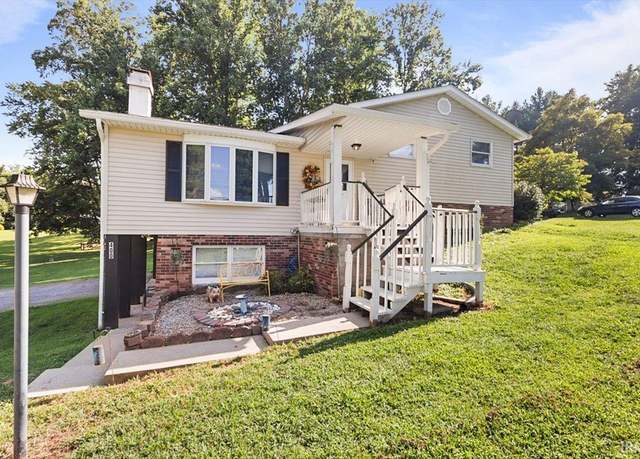 Property at 400 Johnson Ln, Bedford, IN 47421, 3 beds, 2.5 baths