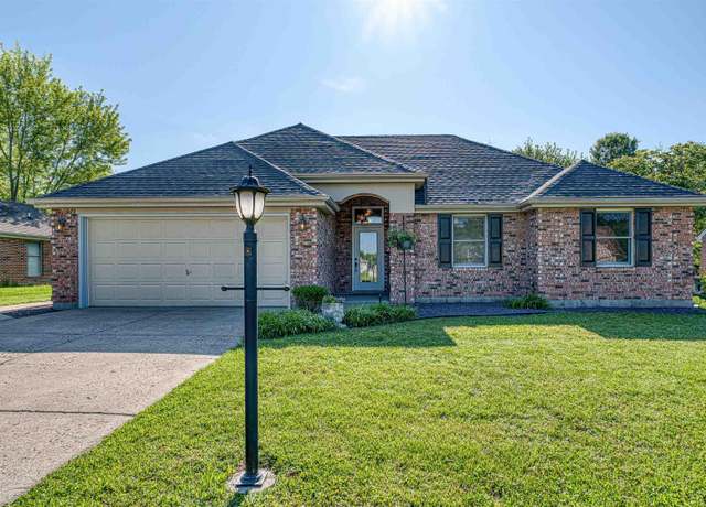 Property at 7137 Greendale Dr, Evansville, IN 47711, 3 beds, 2 baths