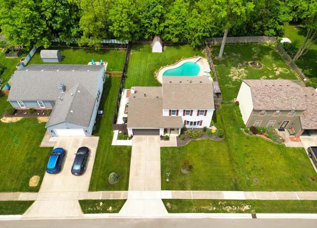 Property at 7707 Glenoak Pkwy, Fort Wayne, IN 46815, 3 beds, 2.5 baths
