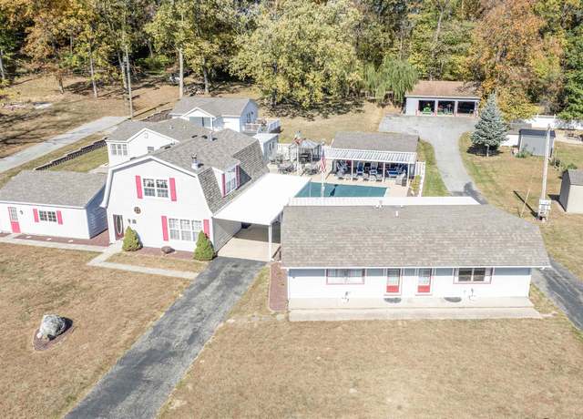 Property at 5785 E Golden Hills Dr, Monticello, IN 47960, 4 beds, 4.5 baths