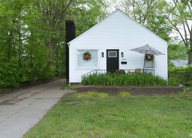 Property at 1409 Miner St, South Bend, IN 46617, 2 beds, 1 bath