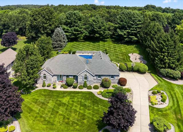 Property at 51111 Stratford Ct, Elkhart, IN 46514, 3 beds, 2.5 baths