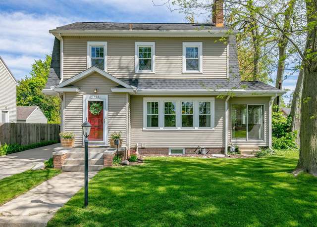 Property at 1413 Mckinley Ave, South Bend, IN 46617, 3 beds, 1.5 baths