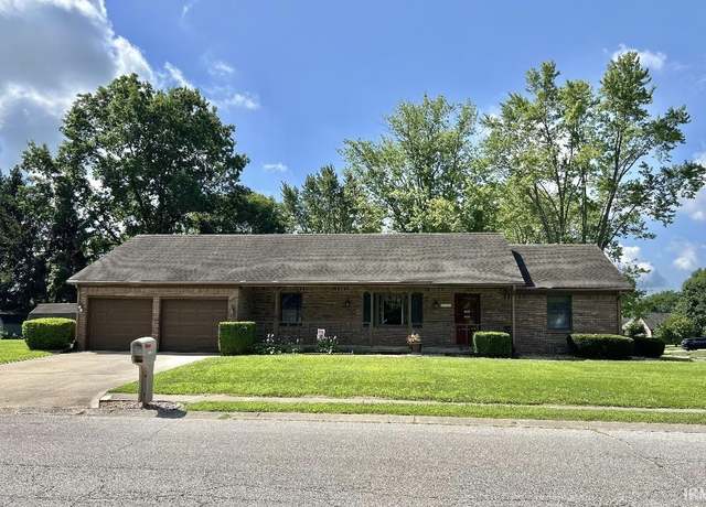 Property at 1521 Woodside Dr, Danville, IN 46122, 3 beds, 2 baths