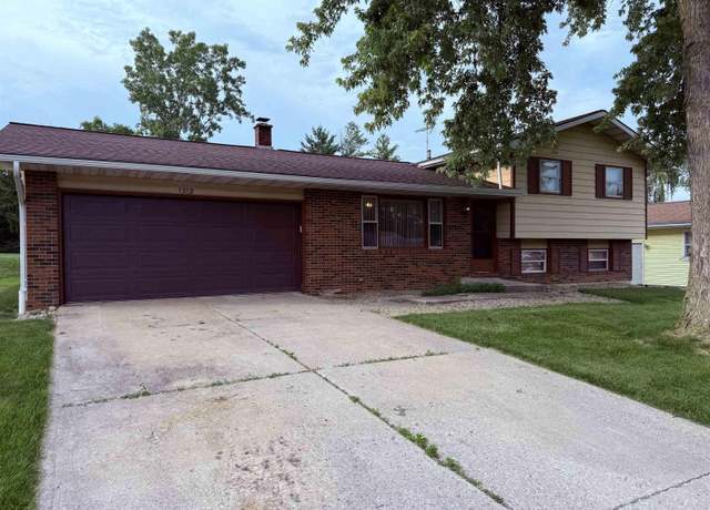 Property at 1312 Helms Dr, Wabash, IN 46992, 4 beds, 2 baths