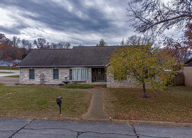 Property at 4711 Stonegate Dr, Newburgh, IN 47630, 3 beds, 2.5 baths