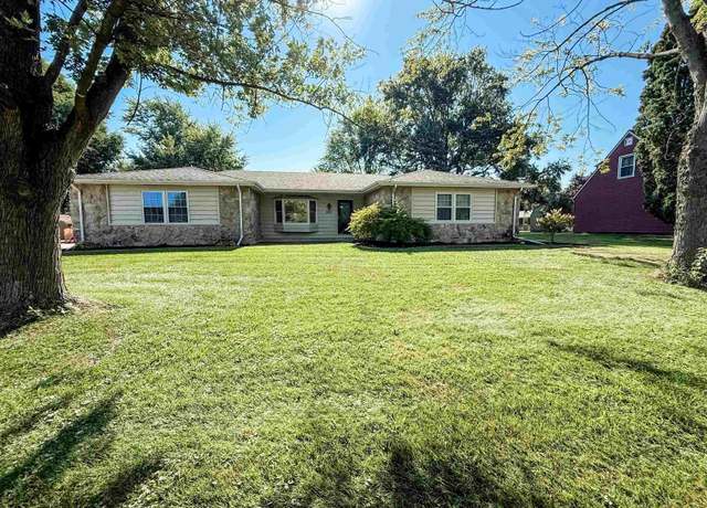 Property at 1802 Stoneview Dr, Kokomo, IN 46902, 3 beds, 2.5 baths