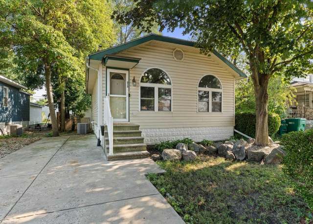Property at 313 W 13th St, Mishawaka, IN 46544, 2 beds, 1 bath