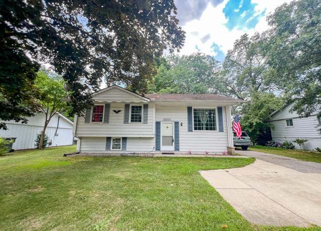 Property at 3207 E Bristol St, Elkhart, IN 46514, 5 beds, 2 baths