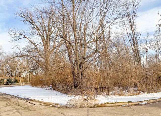 Property at 53420 Old Woodbridge Ct, South Bend, IN 46637