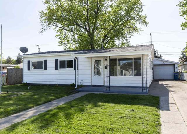 Property at 805 Burdette St, Mishawaka, IN 46544, 4 beds, 1 bath