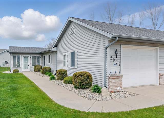 Property at 2005 Grey Wolf Ct, Warsaw, IN 46582, 2 beds, 2 baths