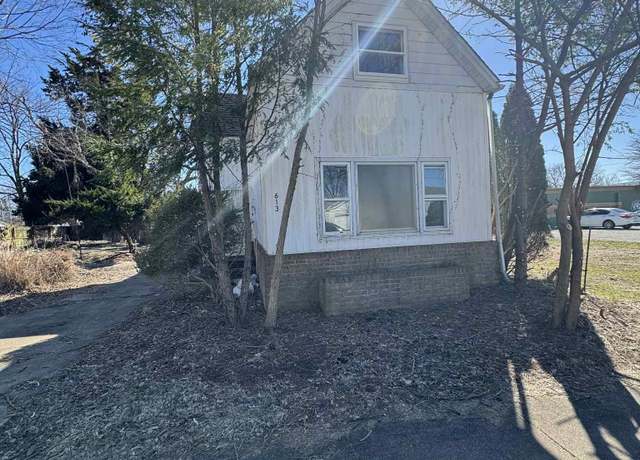 Property at 613 E Louisiana St, Evansville, IN 47711, 3 beds, 1 bath