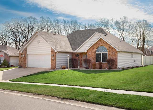 Property at 226 Broadmore Cir, Angola, IN 46703, 3 beds, 2 baths
