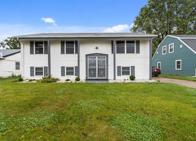 Property at 2208 Baton Rouge Dr, Kokomo, IN 46902, 5 beds, 2 baths