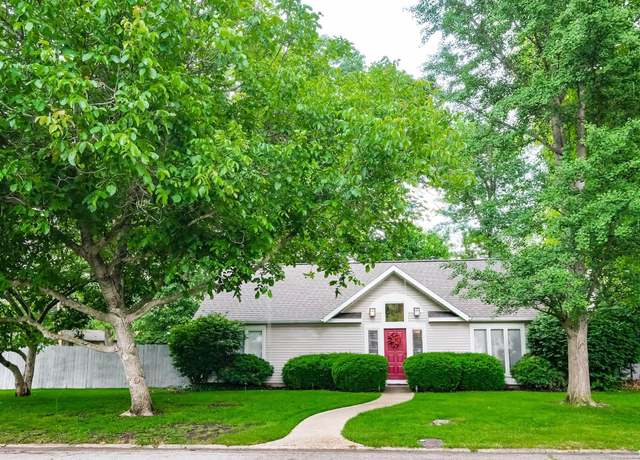 Property at 2910 W Devon Rd, Muncie, IN 47304, 1 bed, 1.5 baths