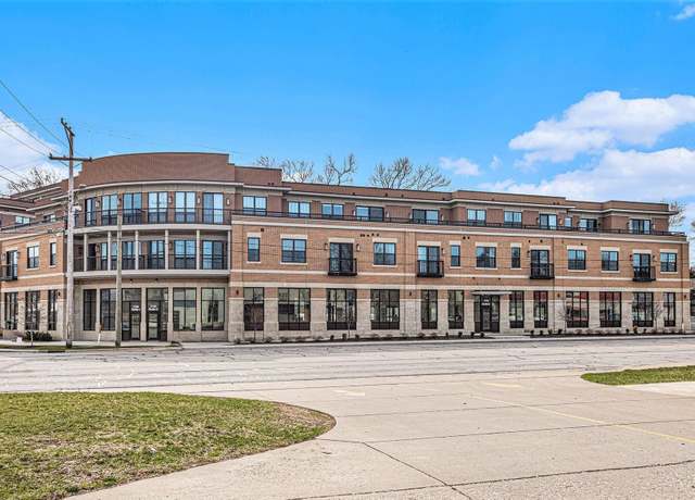 Property at 1740 #301 W South Bend Ave, South Bend, IN 46637, 3 beds, 2.5 baths