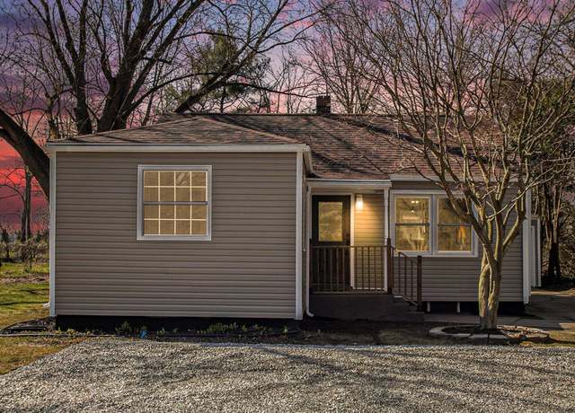 Property at 2302 College Ave, Goshen, IN 46528, 3 beds, 1.5 baths
