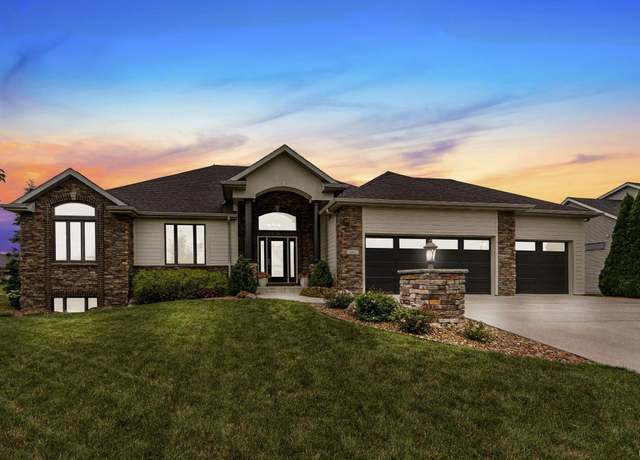 Property at 6901 Endicott Dr, Fort Wayne, IN 46845, 4 beds, 3.5 baths