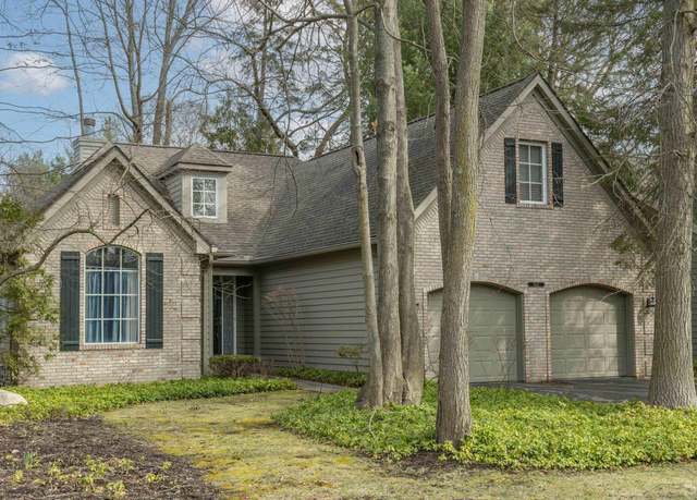 Property at 1602 Rockwood Ln, Mishawaka, IN 46545, 3 beds, 2 baths