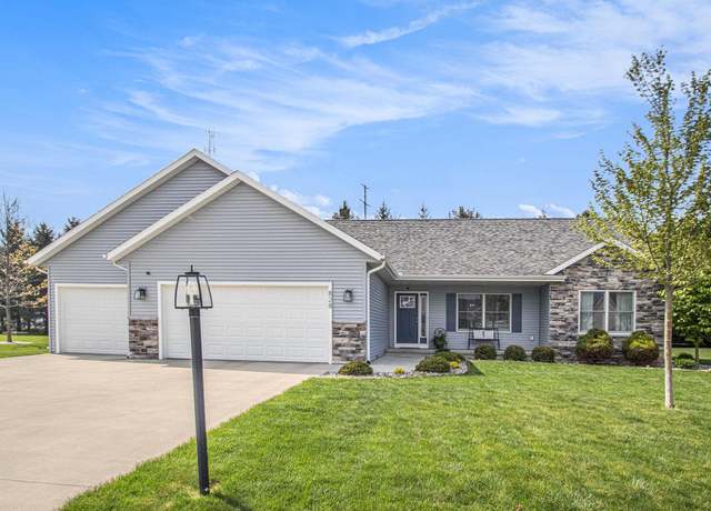Property at 828 Ridgeview Dr, Goshen, IN 46526, 4 beds, 3 baths