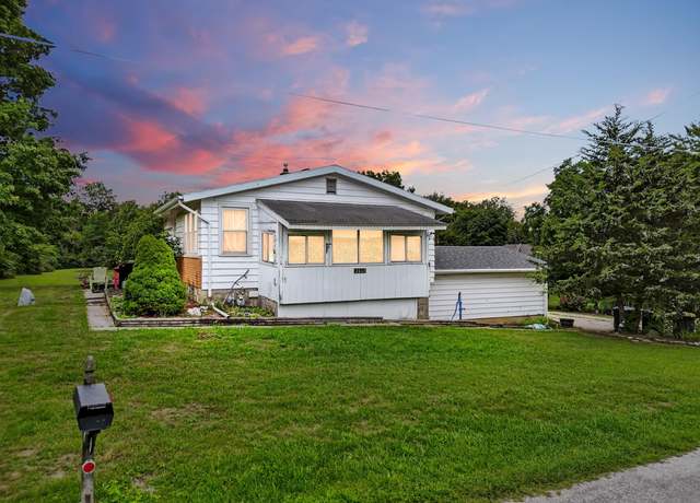 Property at 2637 Sterling St, Fort Wayne, IN 46808, 3 beds, 1.5 baths