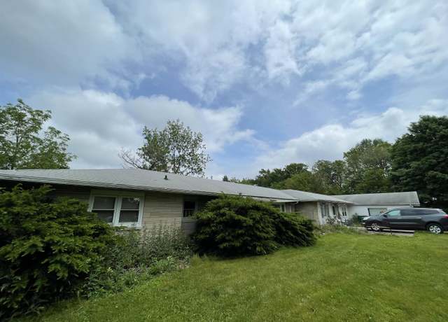 Property at 520 S Butterfield Rd, Muncie, IN 47302, 3 beds, 2 baths