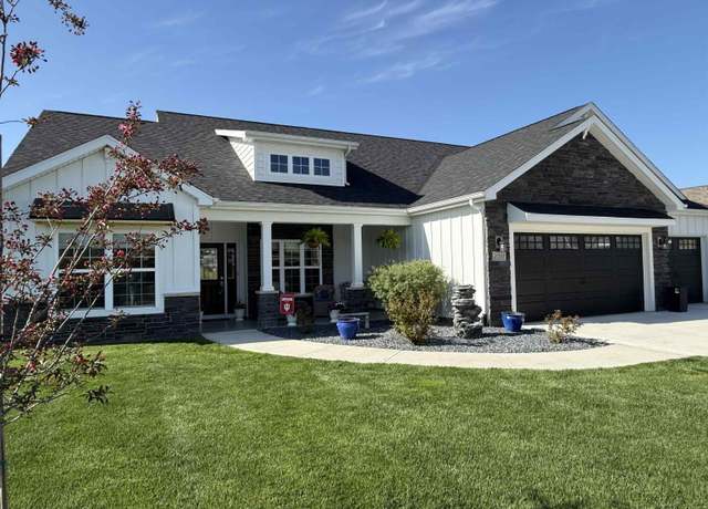 Property at 2011 Fairway Dr, Auburn, IN 46706, 4 beds, 3.5 baths