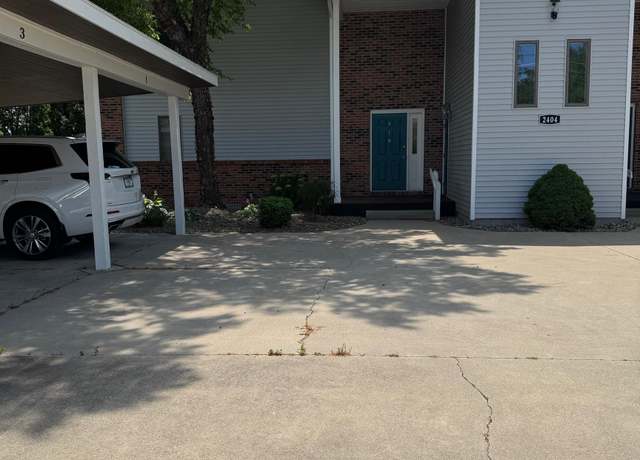 Property at 2404 E Winona Ave, Winona Lake, IN 46590, 2 beds, 1.5 baths