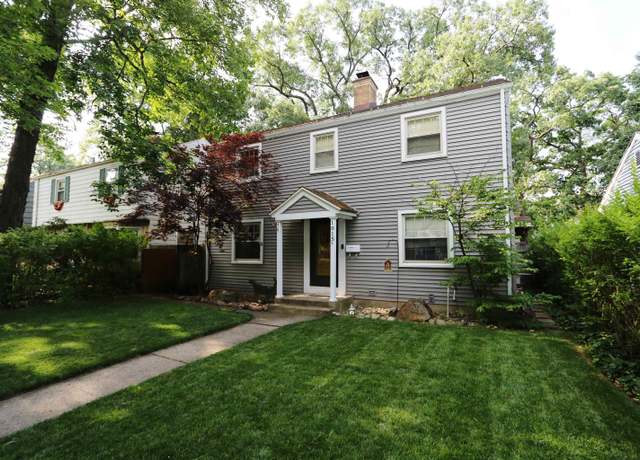 Property at 1015 W Battell St, South Bend, IN 46545, 4 beds, 2.5 baths