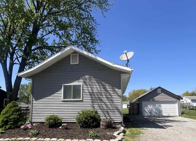 Property at 517 E Jackson St, Columbia City, IN 46725, 2 beds, 2 baths