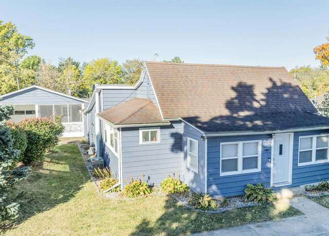 Property at 104 N Jefferson St, Pine Village, IN 47975, 2 beds, 1 bath