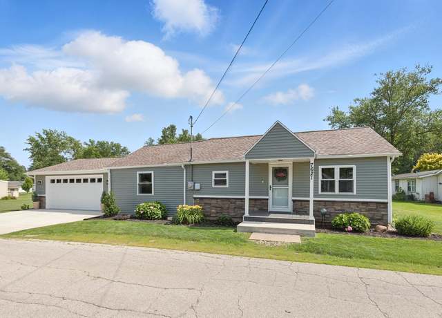 Property at 7621 W Forest Ave, Warsaw, IN 46582, 2 beds, 1.5 baths