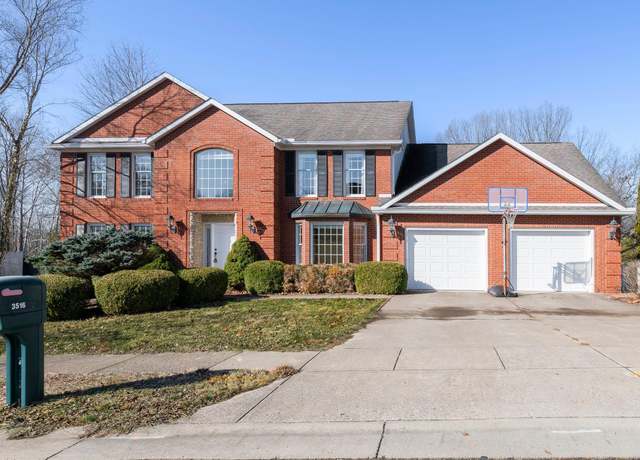 Property at 3516 S Ashwood Dr, Bloomington, IN 47401, 4 beds, 4.5 baths
