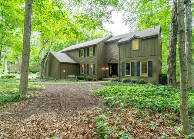 Property at 15520 Woodbrook Trl, Fort Wayne, IN 46845, 4 beds, 3 baths