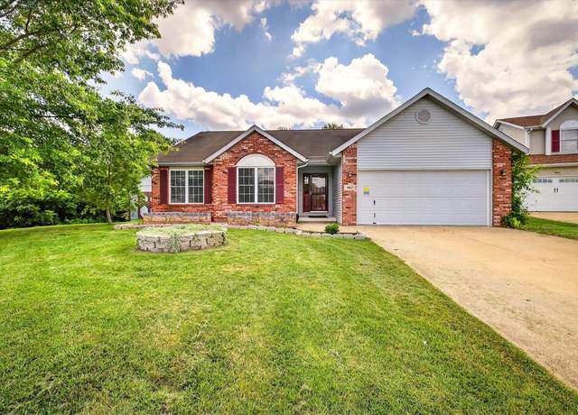 Property at 1063 S Colchester Ct, Bloomington, IN 47401, 3 beds, 2 baths