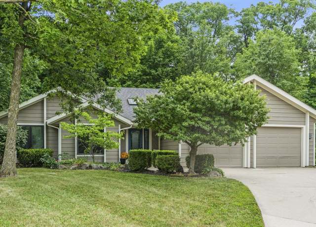 Property at 2702 Overlook Dr, Fort Wayne, IN 46808, 3 beds, 2 baths