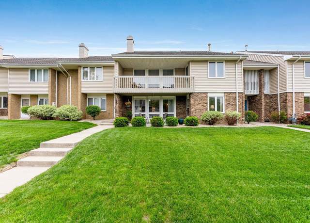 Property at 5561 S Wayne Ave Unit #B Ave, Fort Wayne, IN 46807, 2 beds, 2 baths